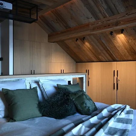 Homency - White Stone L'utop Apartment *
