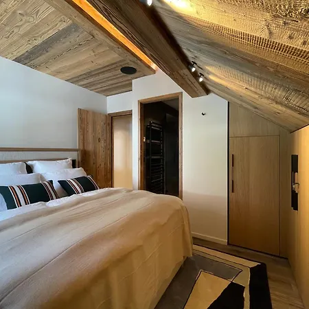 Homency - White Stone L'utop Apartment