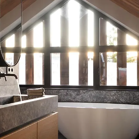 Apartment Homency - White Stone L'utop